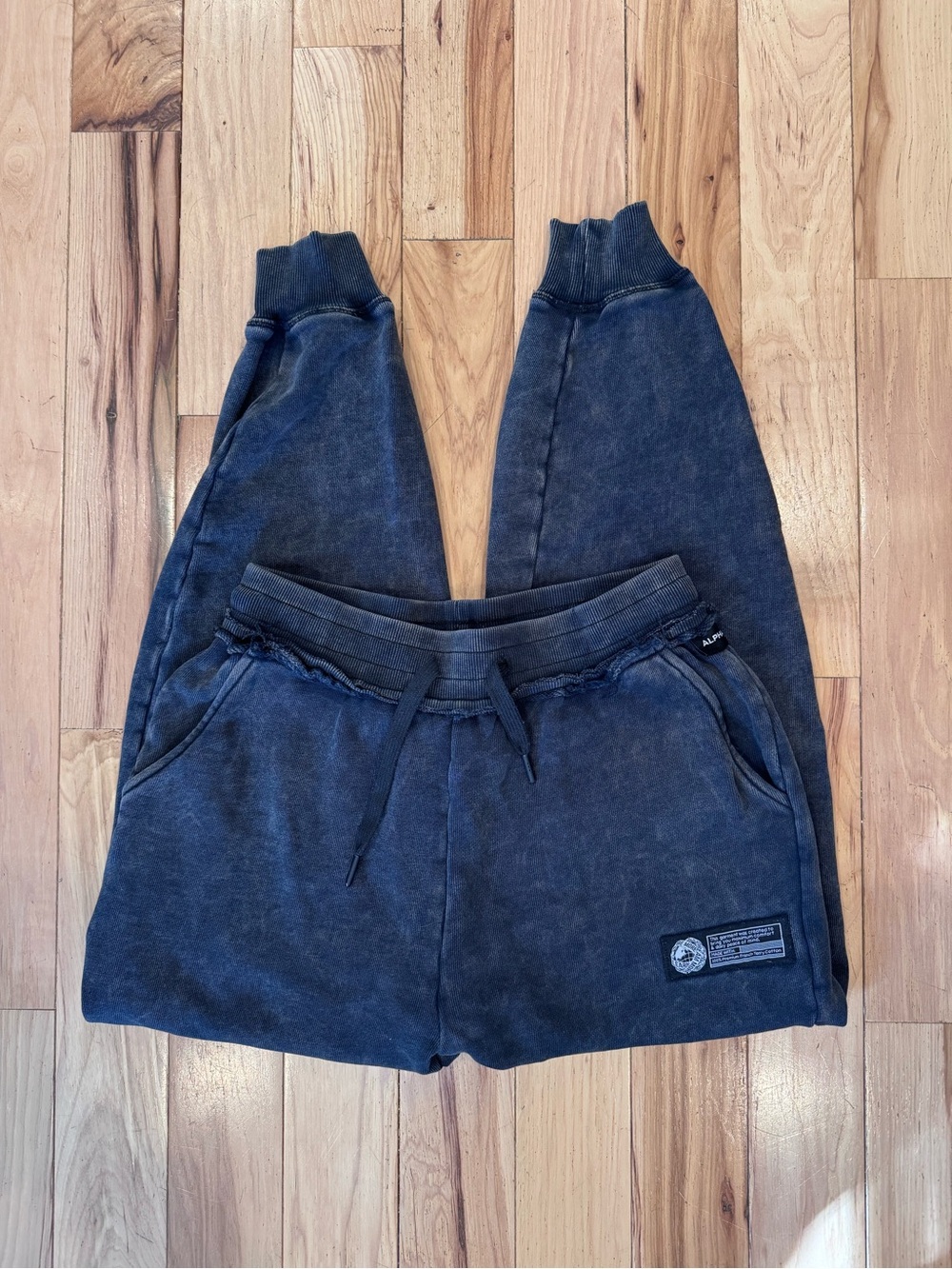Men's Alphalete Washed Black Jogger Sweatpants with Drawstring